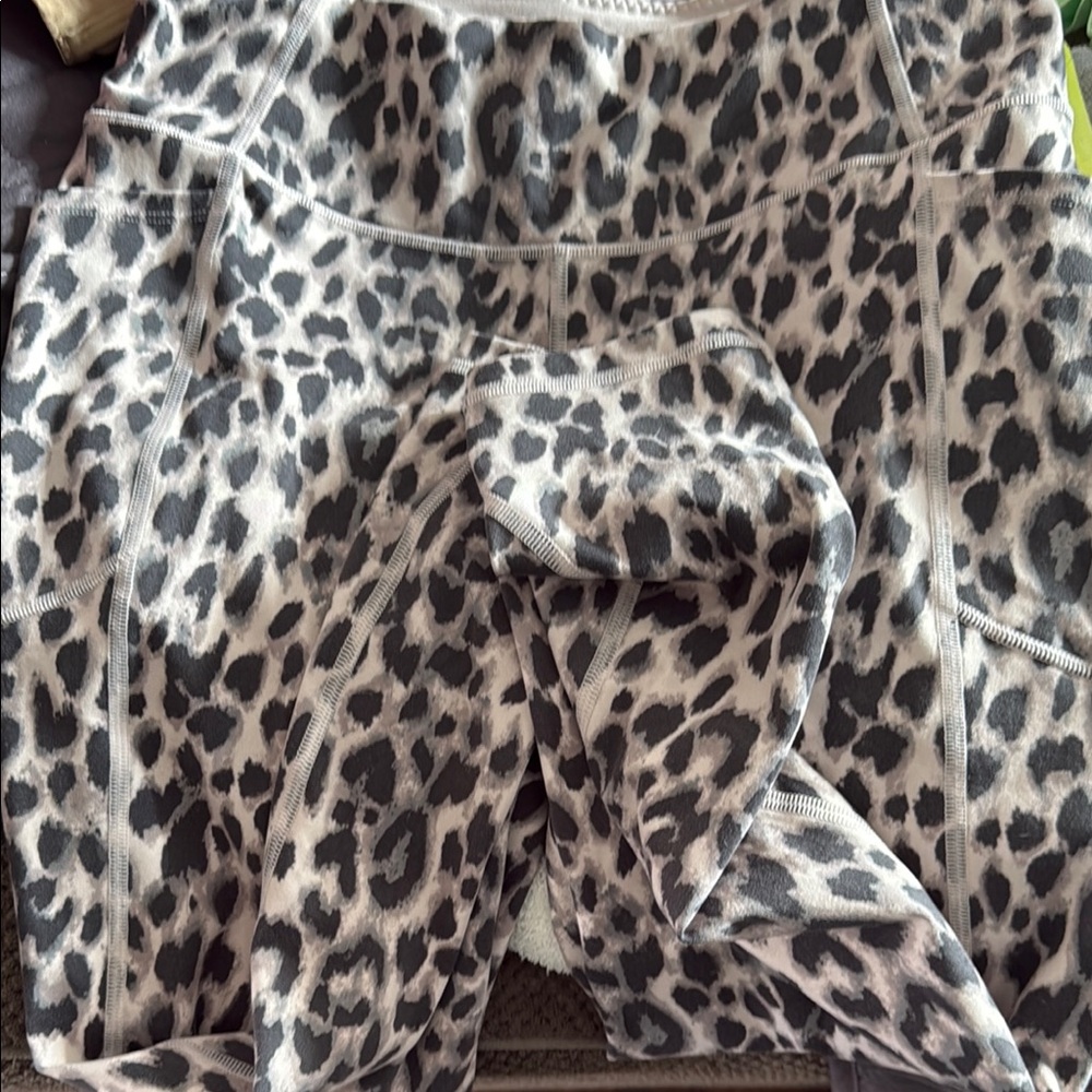 Women’s Victoria Secret Leopard Print Leggings sz 14
